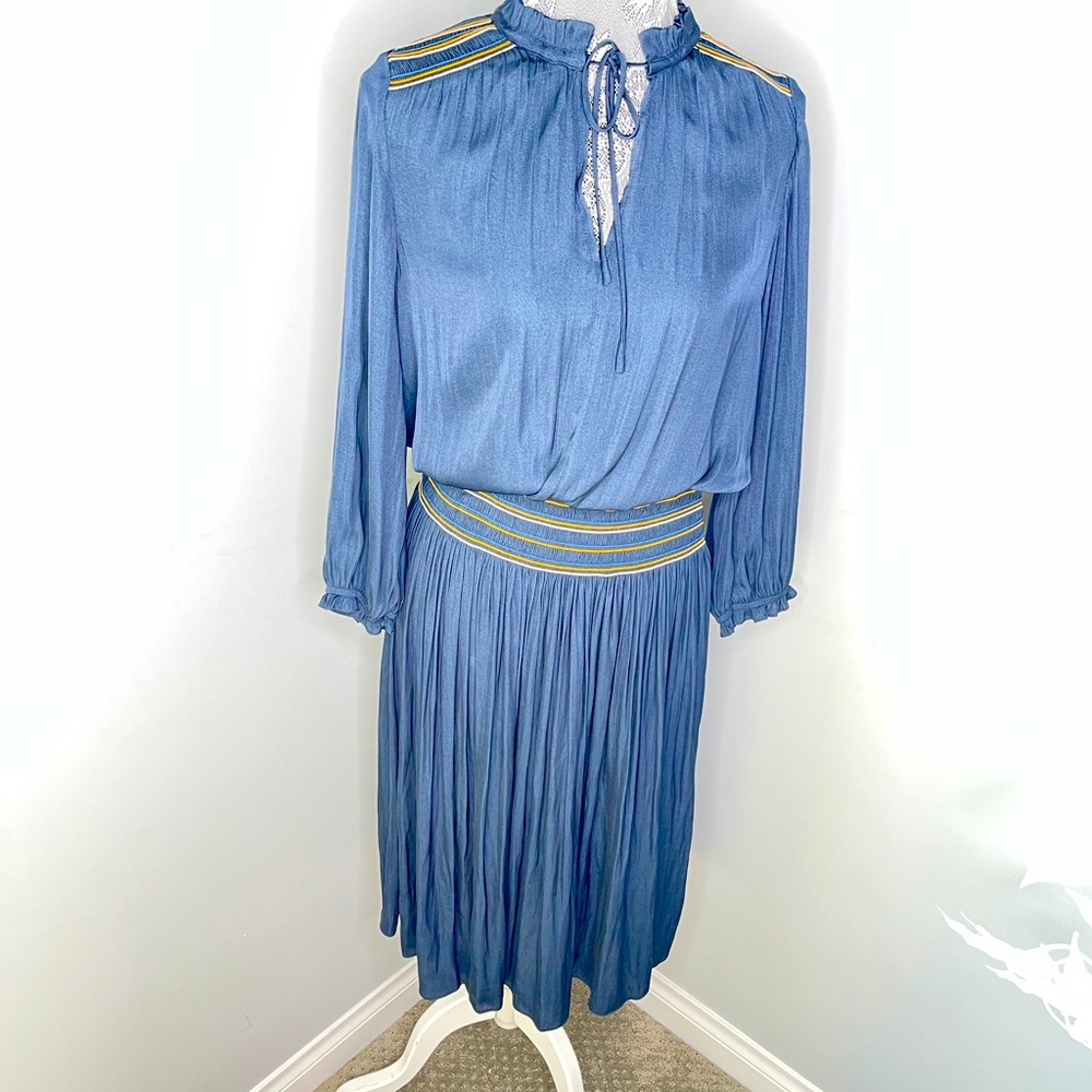 WILLIAM B Smocked Waist V Neck Midi Dress - Picture 2 of 10